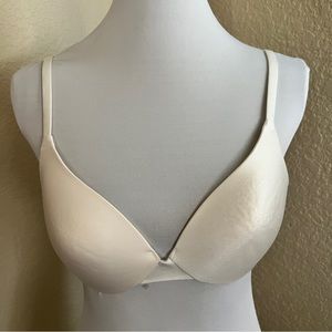 NWOT Moments Padded Underwire Bra